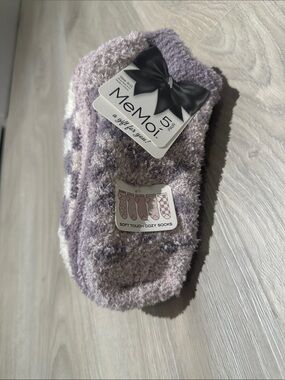 NWT MeMoi 5-pack fuzzy ankle socks, mauve purple pink print